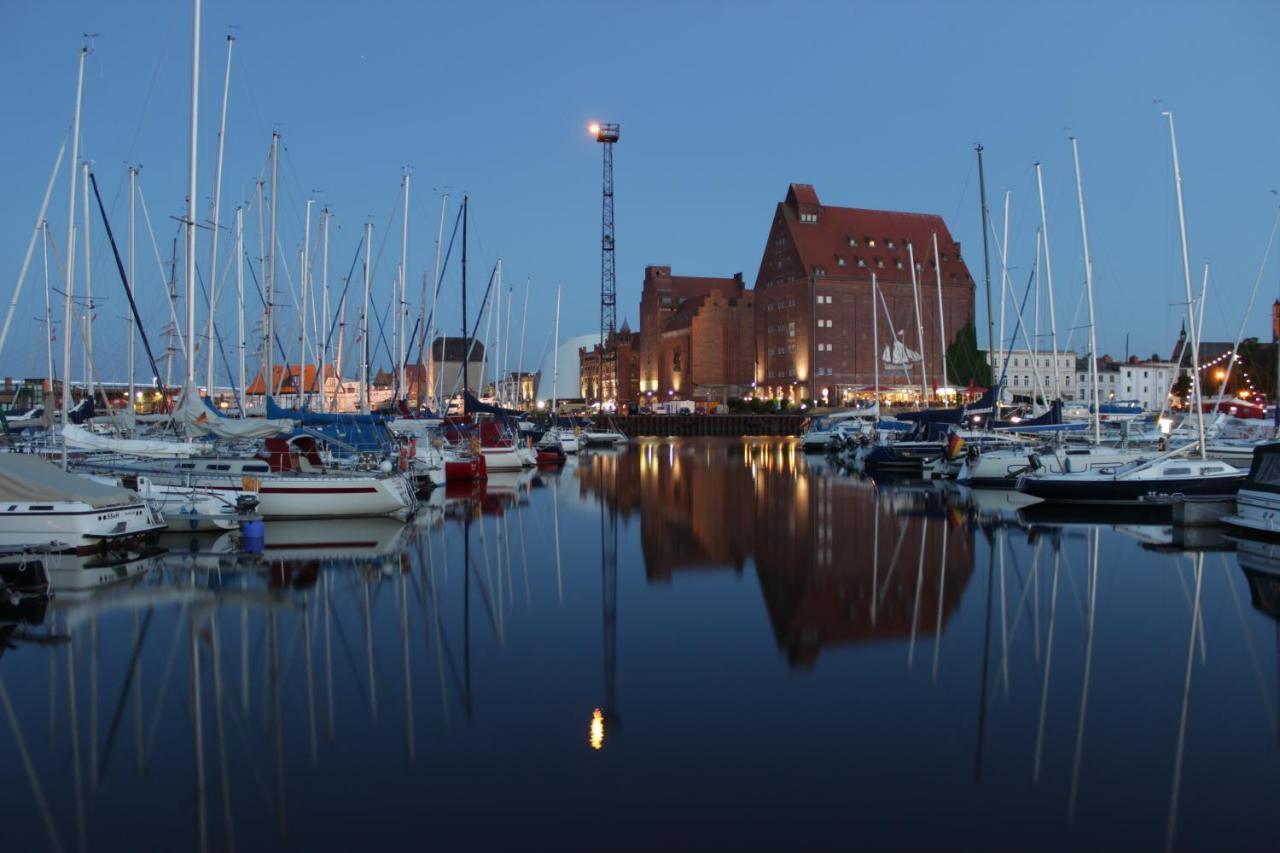 Hotel Kurhaus Devin Stralsund Exterior foto